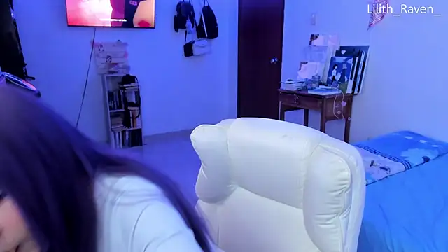 Snapshot of Lilith_Raven_ chatting on 09.11.25 Lilith Raven online show from 09.11.25