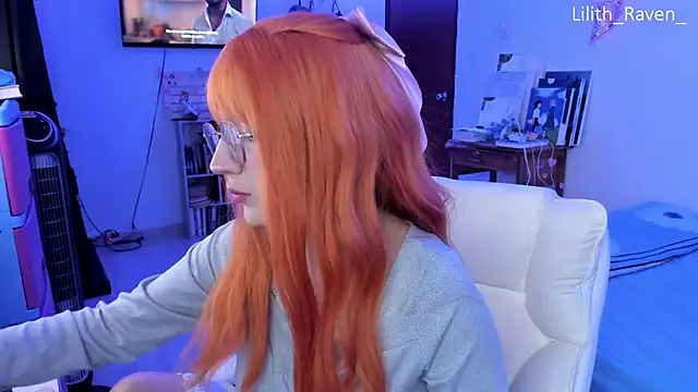 Snapshot of Lilith_Raven_ chatting on 09.16.25 Lilith Raven online show from 09.16.25