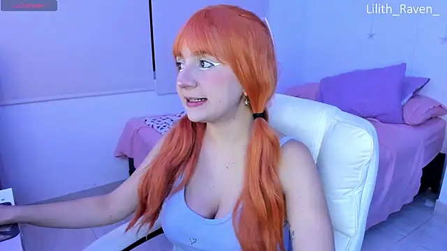 Snapshot of Lilith_Raven_ chatting on 10.01.25 Lilith Raven online show from 10.01.25