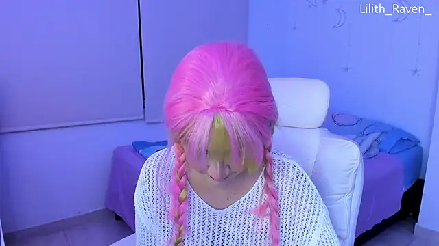 Snapshot of Lilith_Raven_ chatting on 10.17.25 Lilith Raven online show from 10.17.25