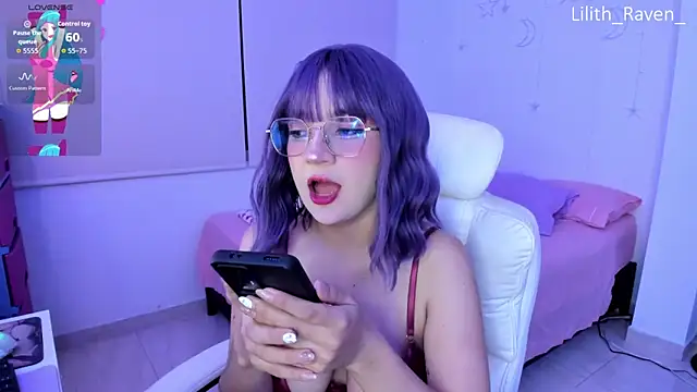 Snapshot of Lilith_Raven_ chatting on 10.24.25 Lilith Raven online show from 10.24.25