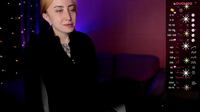 Snapshot of deboramoore chatting on 06.16.26 deboramoore online show from 06.16.26