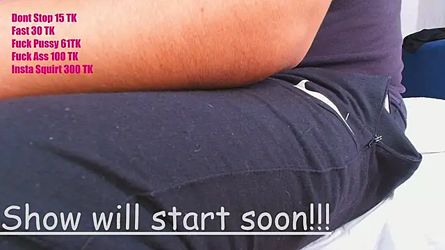 Snapshot of couplelove543 chatting on 10.17.25 couplelove543 online show from 10.17.25