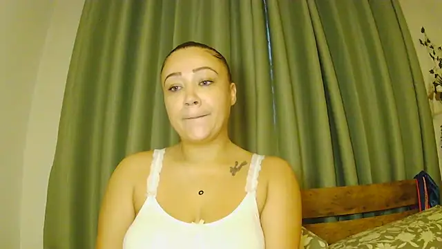 Snapshot of FieryAutumn_25X chatting on 02.04.26 FieryAutumn 25X online show from 02.04.26