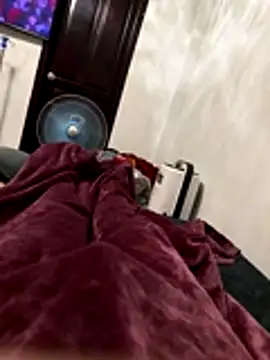 Snapshot of Tunphamdzai chatting on 12.20.25 Tunphamdzai online show from 12.20.25