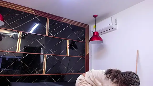 HannyThompson online show from 10.03.25