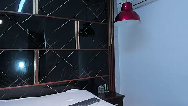 HannyThompson online show from 11.02.25