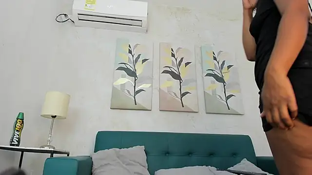 zuri villegas online show from 11.08.25