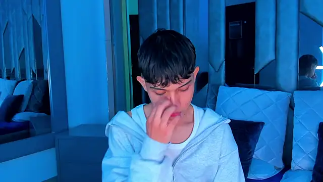 Sebax Young online show from 09.17.25