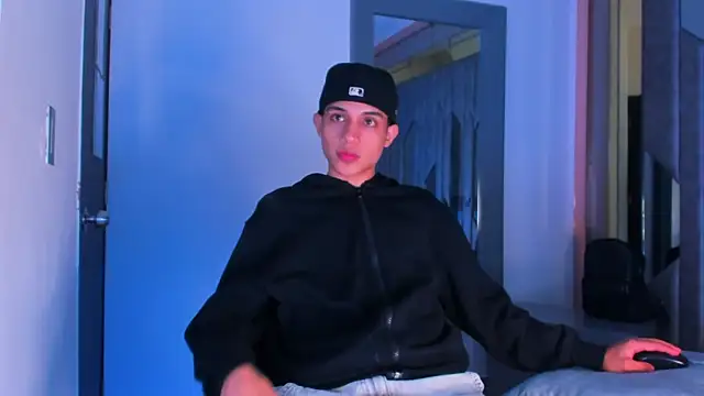 Sebax Young online show from 04.12.26