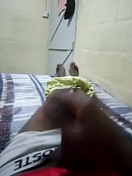 Snapshot of 92donis chatting on 10.28.25 92donis online show from 10.28.25