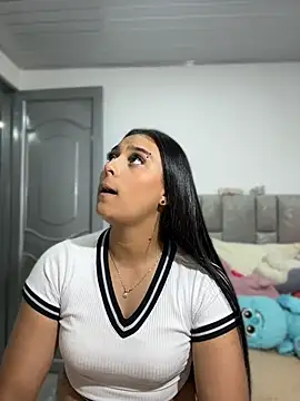 nicolexxaleja online show from 04.08.26