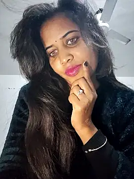 cute radhikaa online show from 01.11.26