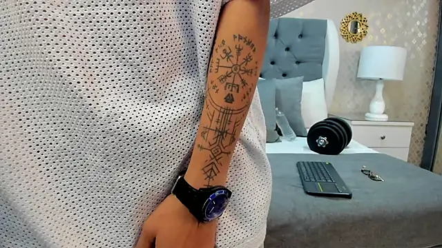 ZoeKrug online show from 09.22.25