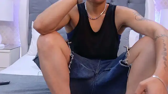 ZoeKrug online show from 11.26.25