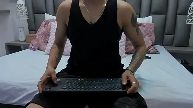 ZoeKrug online show from 02.23.26