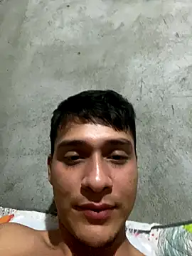 Snapshot of hot_boy_04 chatting on 09.21.25 hot boy 04 online show from 09.21.25