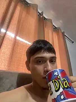 Snapshot of hot_boy_04 chatting on 10.06.25 hot boy 04 online show from 10.06.25