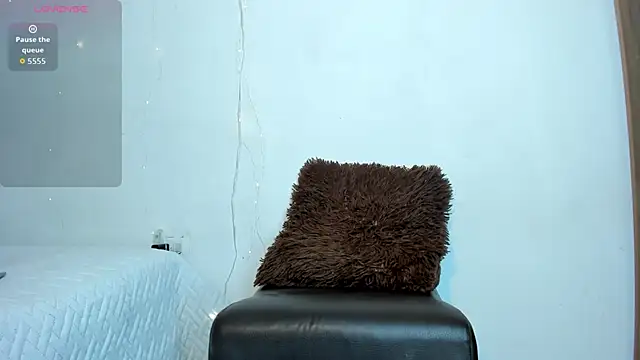 Snapshot of hot_boy_04 chatting on 11.12.25 hot boy 04 online show from 11.12.25