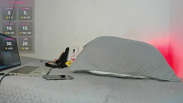 Snapshot of hot_boy_04 chatting on 12.02.25 hot boy 04 online show from 12.02.25