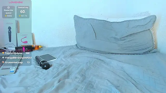 Snapshot of hot_boy_04 chatting on 01.31.26 hot boy 04 online show from 01.31.26