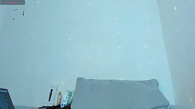 Snapshot of hot_boy_04 chatting on 03.30.26 hot boy 04 online show from 03.30.26