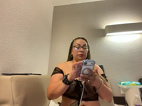 SamyHot2025 online show from 04.06.26