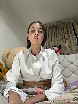 Snapshot of esmeralda_diamond69 chatting on 02.12.26 esmeralda diamond69 online show from 02.12.26