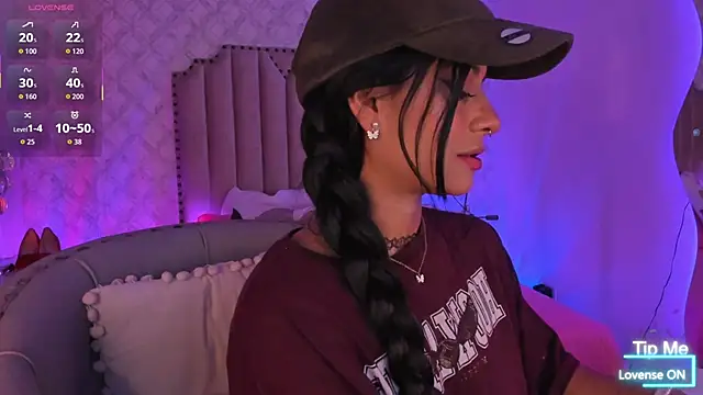 Snapshot of Yourwishisme_val chatting on 11.13.25 Yourwishisme val online show from 11.13.25