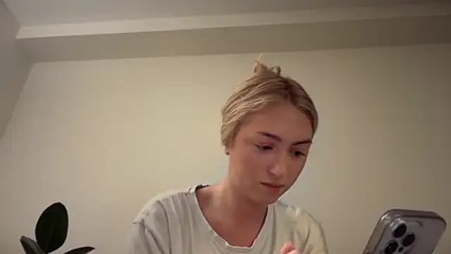 Kitty Swetty online show from 12.17.25