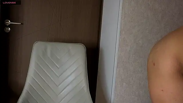 Snapshot of NoFace_Model chatting on 02.22.26 NoFace Model online show from 02.22.26