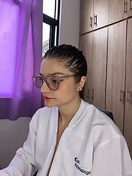 Snapshot of Coralinne__ chatting on 07.04.26 Coralinne online show from 07.04.26