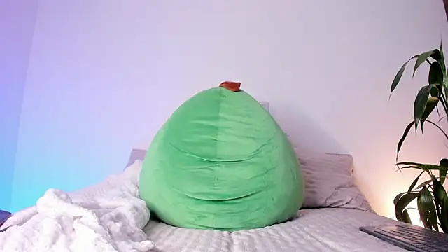 Snapshot of asmodeo_33 chatting on 10.31.25 asmodeo 33 online show from 10.31.25