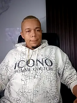 Snapshot of asmodeo_33 chatting on 11.21.25 asmodeo 33 online show from 11.21.25