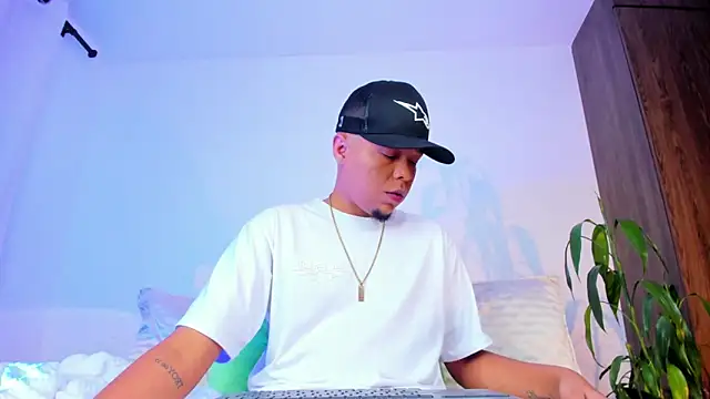 Snapshot of asmodeo_33 chatting on 02.19.26 asmodeo 33 online show from 02.19.26