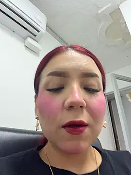 Mia Juicyberry online show from 01.11.26