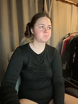 Snapshot of Cuty_Kitty chatting on 10.14.25 Cuty Kitty online show from 10.14.25