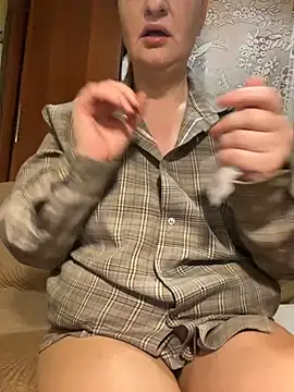 Snapshot of FetishIris chatting on 09.26.25 FetishIris online show from 09.26.25