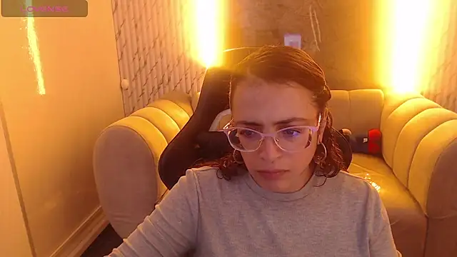 Snapshot of _Evoni_b chatting on 11.21.25 Evoni b online show from 11.21.25