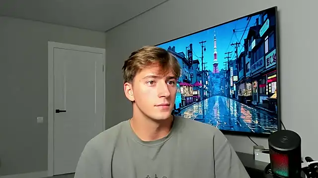 Snapshot of DaniHort chatting on 09.13.25 DaniHort online show from 09.13.25