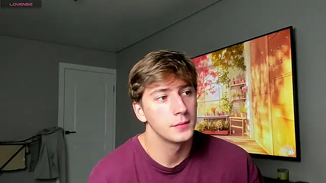 Snapshot of DaniHort chatting on 10.30.25 DaniHort online show from 10.30.25