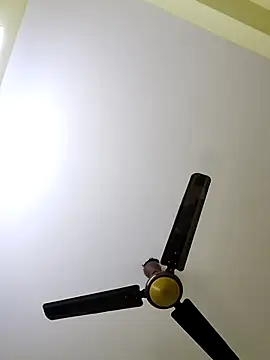 Snapshot of radhika2 chatting on 11.05.25 radhika2 online show from 11.05.25