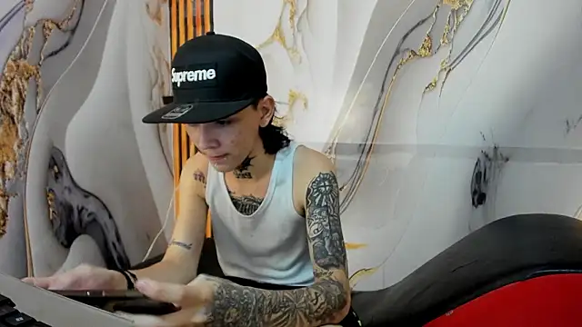 Snapshot of StraightBoy_Nick chatting on 03.02.26 StraightBoy Nick online show from 03.02.26