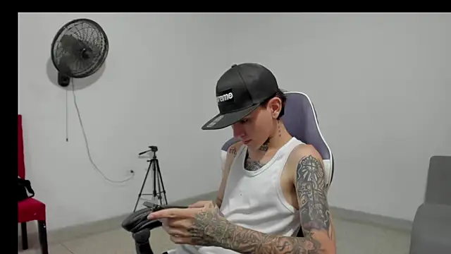 StraightBoy Nick online show from 05.16.26