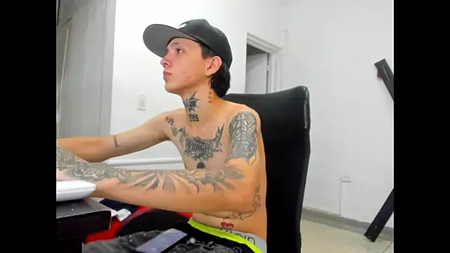 StraightBoy Nick online show from 05.27.26