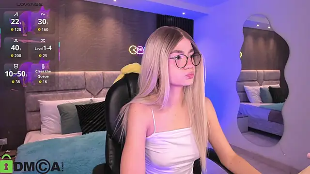 Arinextdoor online show from 10.28.25