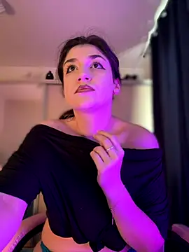 ScarletBloom  online show from 09.30.25