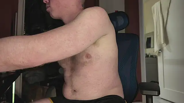 Snapshot of twunkdean chatting on 02.15.26 twunkdean online show from 02.15.26