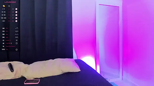 RoseeCarter online show from 12.20.25