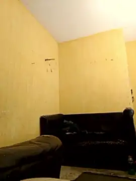 Snapshot of LuxuriousCure4 chatting on 12.04.25 LuxuriousCure4 online show from 12.04.25